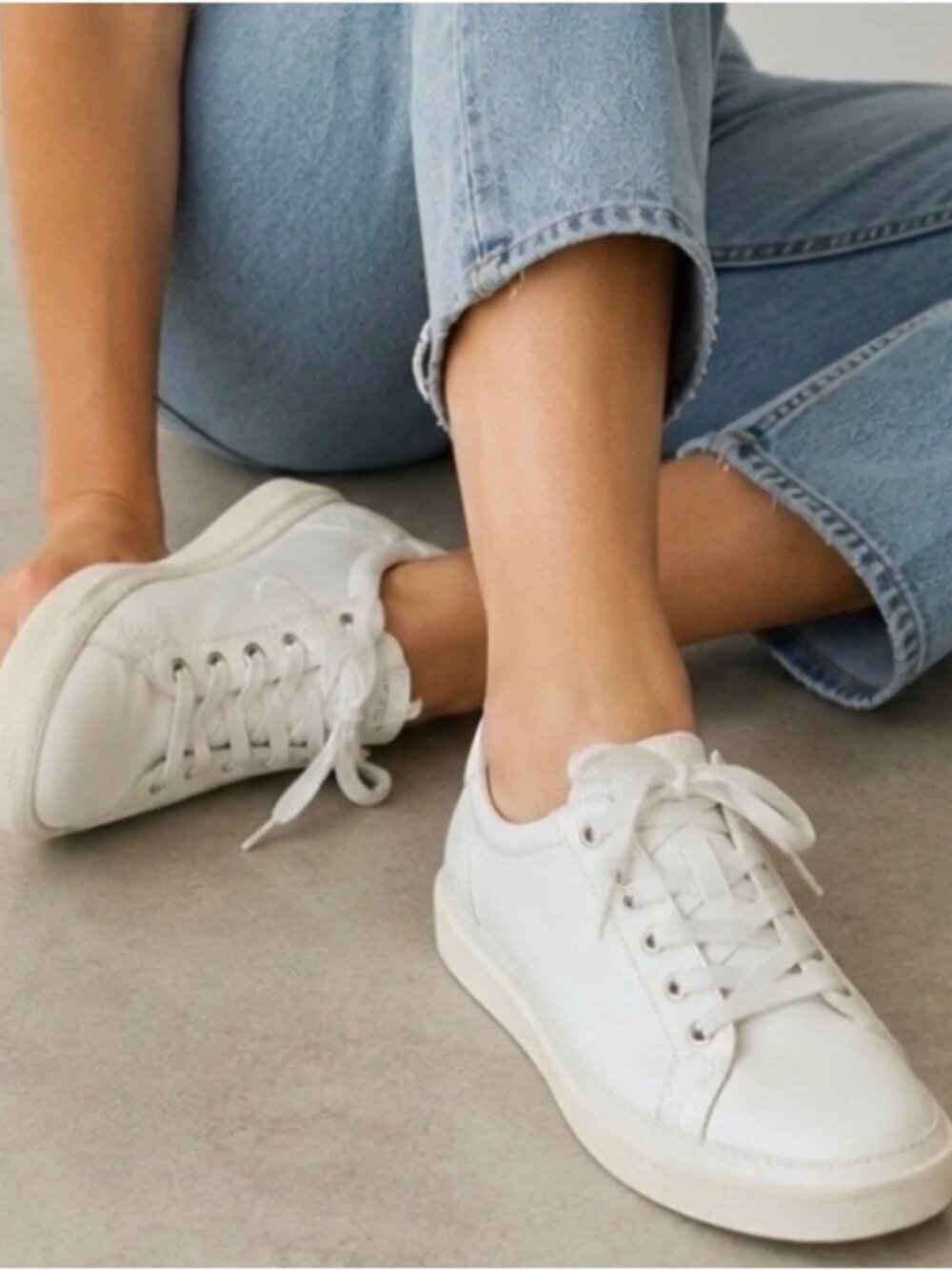VIONIC Winny White Embossed Leather Sneaker 10